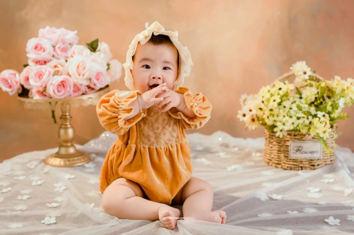 东营宝宝揉眼睛揉鼻子